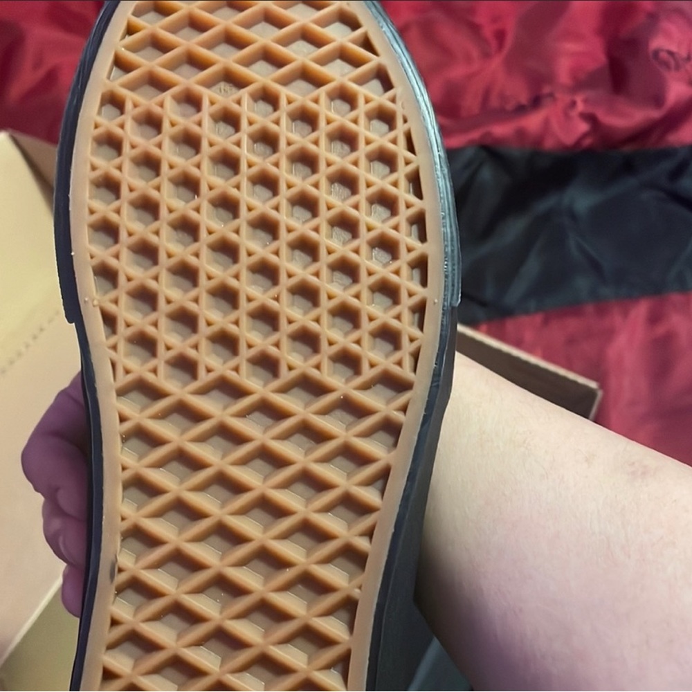 Vans - Picture 3 of 4
